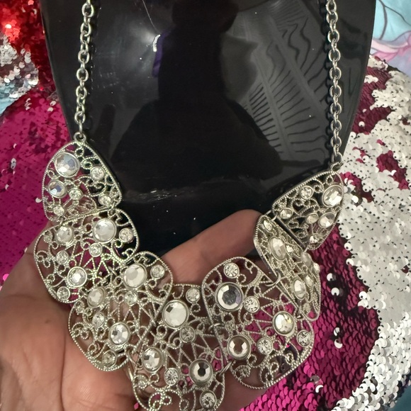 Silver necklace with white crystal rhinestones - Picture 3 of 4